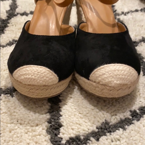 Women’s Size 8 sandals/Wedges - Picture 3 of 8